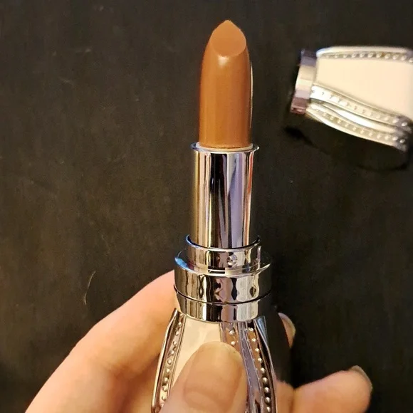 Beau babe Beauty lipstick - Picture 2 of 3